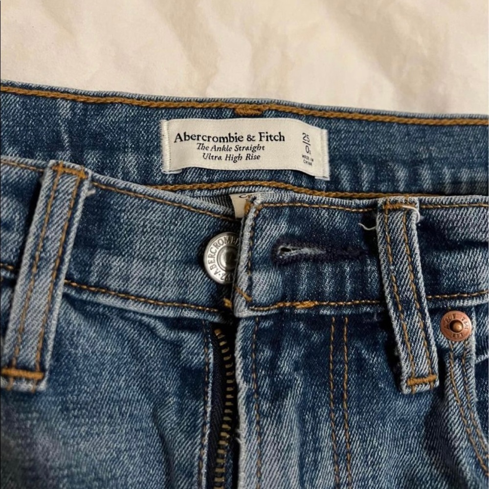 Abercrombie ultra high rise straight jean